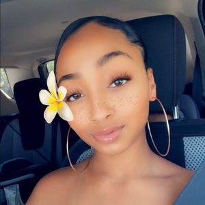 Meet your Posher, Bobbi